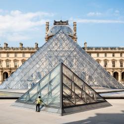 Louvre Museum, Paris Tourism House