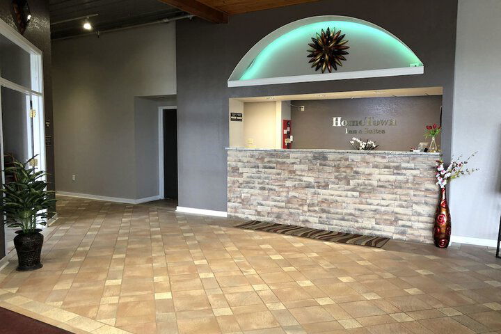 HomeTown Inn & Suites - thumb 3