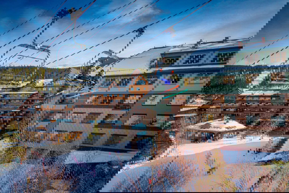 Zephyr Mountain Lodge - thumb 1