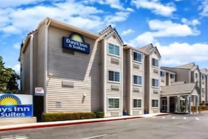 Days Inn & Suites By Wyndham Antioch