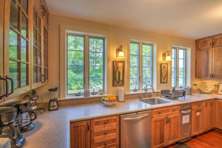 Lakefront Hopatcong House W / Large Porch & Dock! - thumb 3