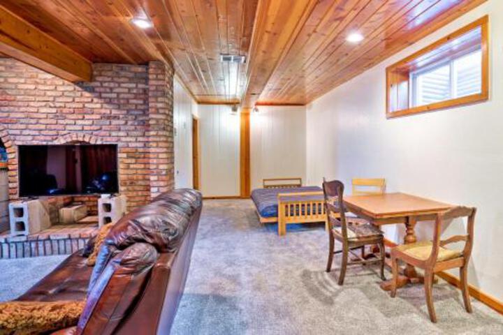 Custer Home W / Deck & Porch Walk Downtown! - thumb 4