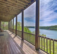 Spacious Cabin on Dale Hollow Lake w / Hot Tub - Tourism House
