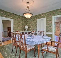 Historic Arlington Deming House on Route 7A - Tourism House