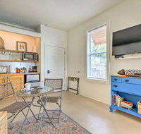 Old Town Getaway Walk to Shops Dining Bay - Tourism House