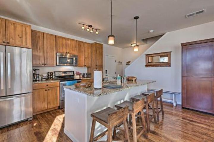 Condo With Hot Tub Access 2Mi To Ski Granby Ranch! - thumb 2