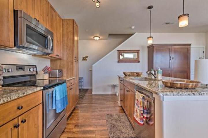 Condo With Hot Tub Access 2Mi To Ski Granby Ranch! - thumb 4