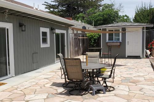 Coastal Retreat 2.5Mi To Del Monte Beach! - thumb 1