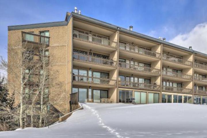 Lakefront Retreat With Panoramic Mountain Views - thumb 6