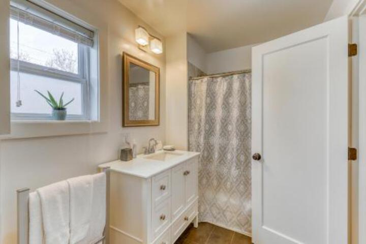 Sunny Green Lake Getaway - thumb 5