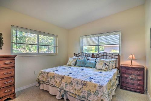 Private Gulf Coast Retreat 7 Miles To Beach!
