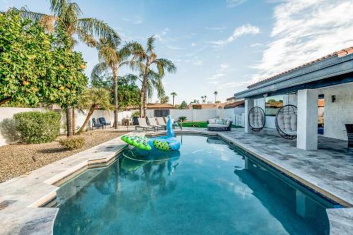 Beverlys Oasis - thumb 0