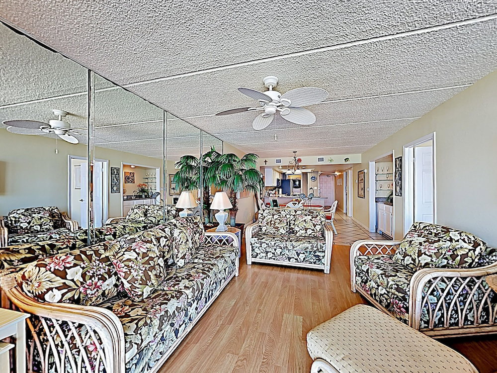 New Listing! All-suite Gulf-front Perch W/ Pools 2 Bedroom Condo - thumb 6