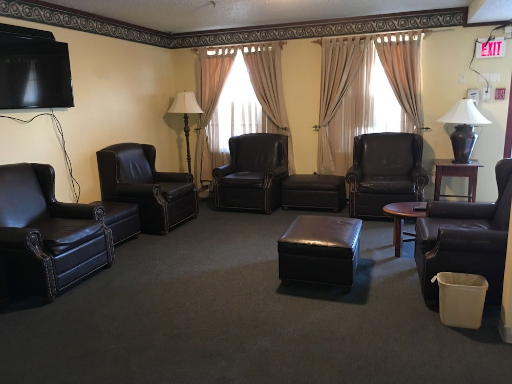 Reddy Inn And Suites - thumb 6