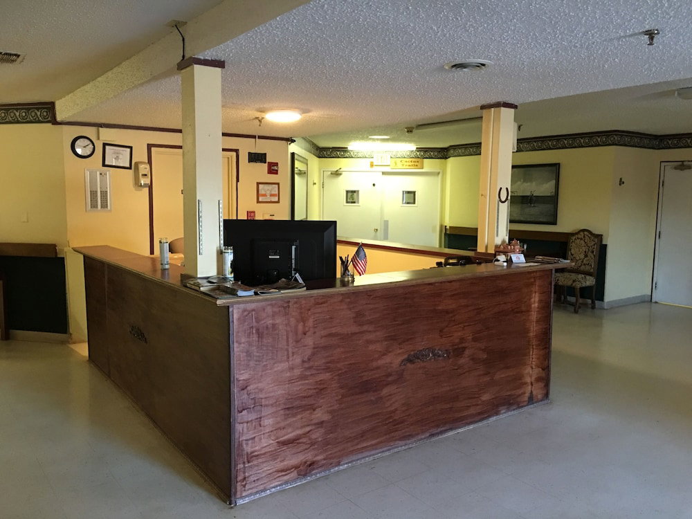 Reddy Inn And Suites - thumb 2