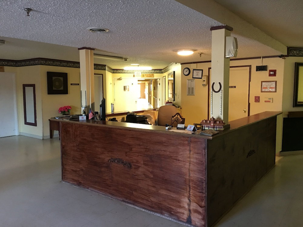 Reddy Inn And Suites - thumb 3
