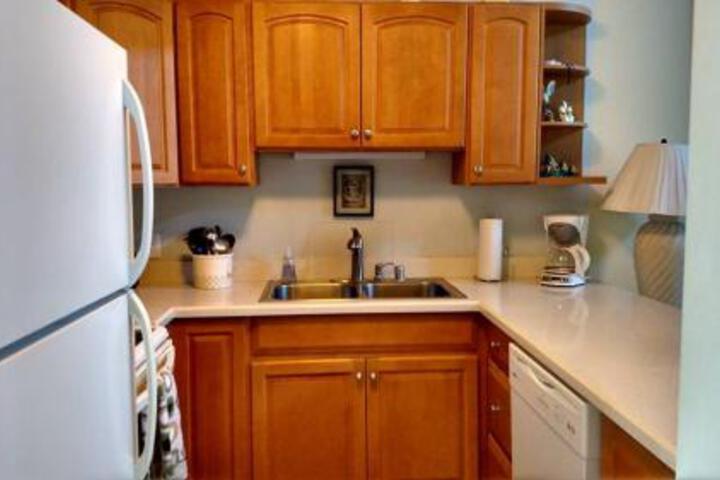 Hale Lilly Condo - thumb 4