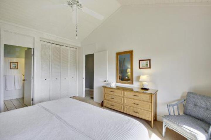 Blue Hawaii Condo - thumb 0