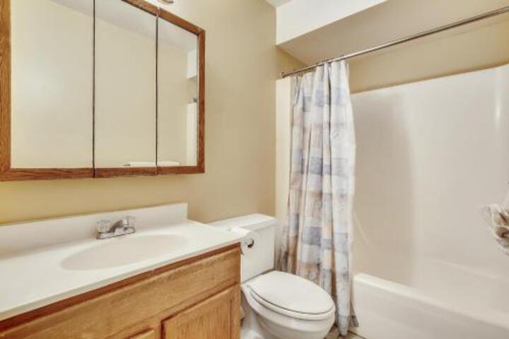 Hula House - thumb 3