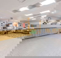 Super 8 by Wyndham Alma - Tourism House