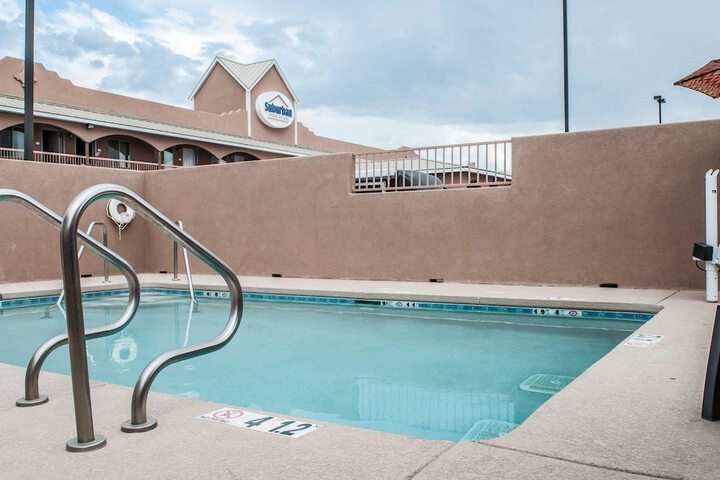 Suburban Extended Stay Hotel - thumb 3