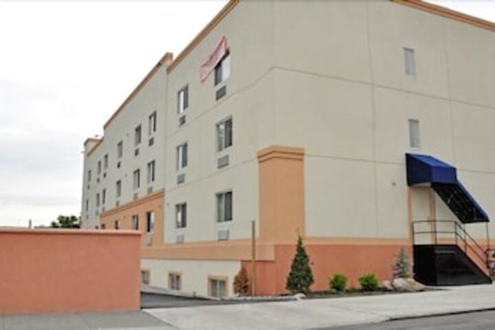 Sheridan Hotel - thumb 0