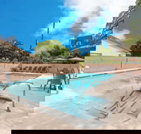 Days Inn  Suites by Wyndham Anaheim Resort - Tourism House