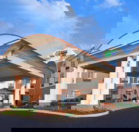 Holiday Inn Express  Suites Akron Regional Airport Area an IHG Hotel - Tourism House