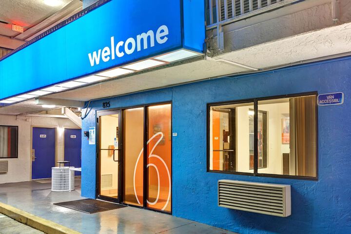 Motel 6 Dania Beach - thumb 3