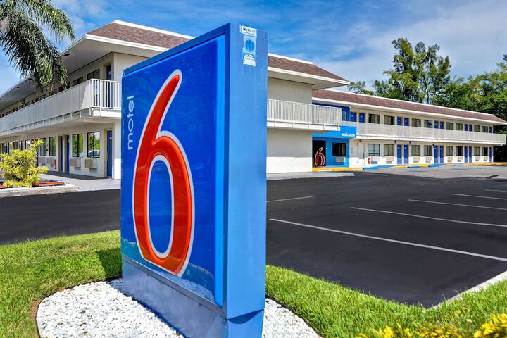 Motel 6 Dania Beach - thumb 1