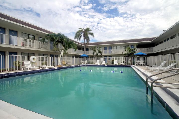 Motel 6 Dania Beach - thumb 7