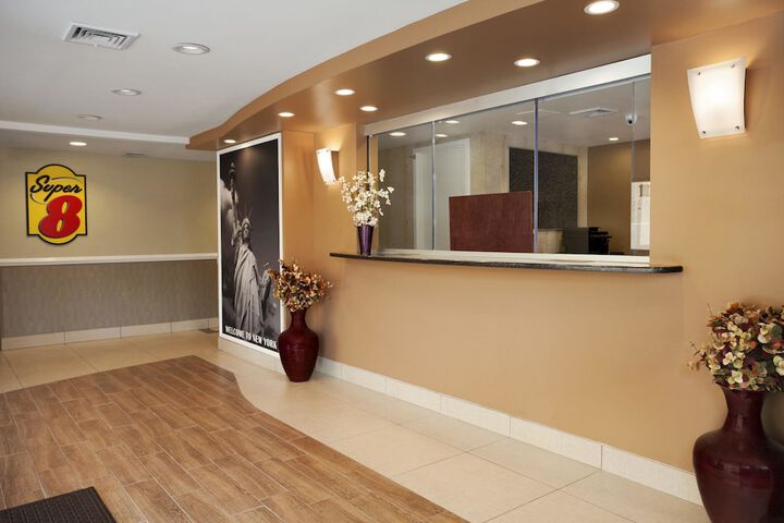 Super 8 By Wyndham Bronx - thumb 2