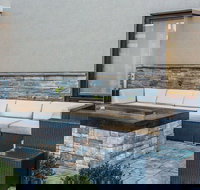 Quality Suites Nashville Airport - Tourism House