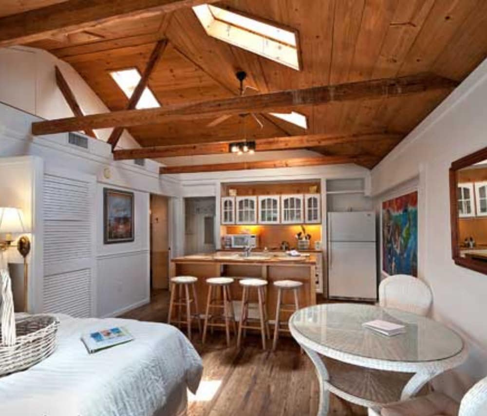 Bungalow Beach Resort - thumb 2