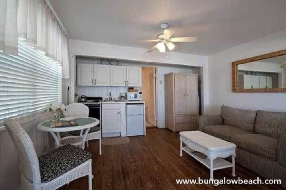 Bungalow Beach Resort - thumb 4