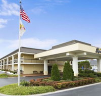 Super 8 by Wyndham Calhoun - Tourism House