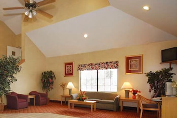 Americas Best Value Inn & Suites Morrow Atlanta - thumb 1