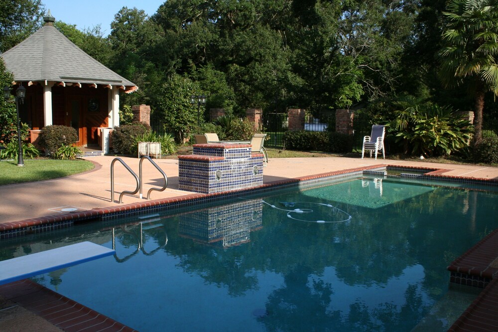 Louisiana Cajun Mansion - thumb 6