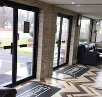 Travelodge by Wyndham Avenel Woodbridge - Tourism House
