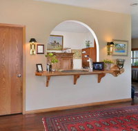 Breakers Inn - Tourism House