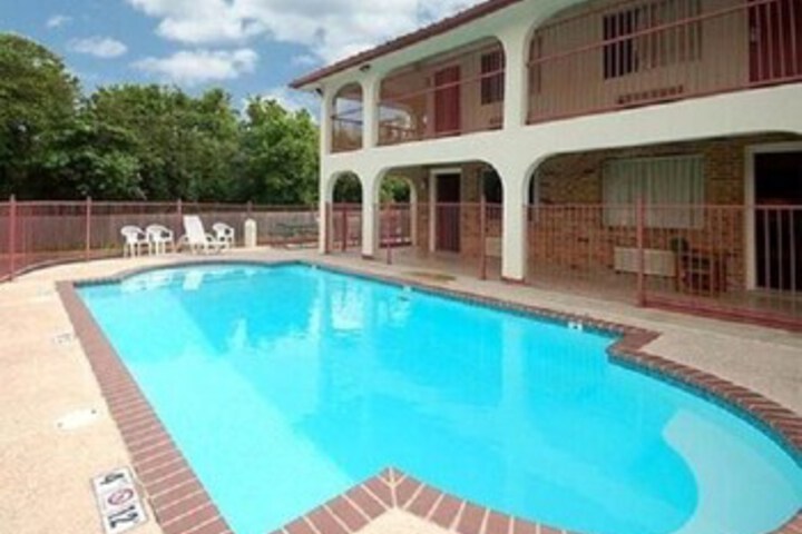 Econo Lodge San Marcos University Area - thumb 6