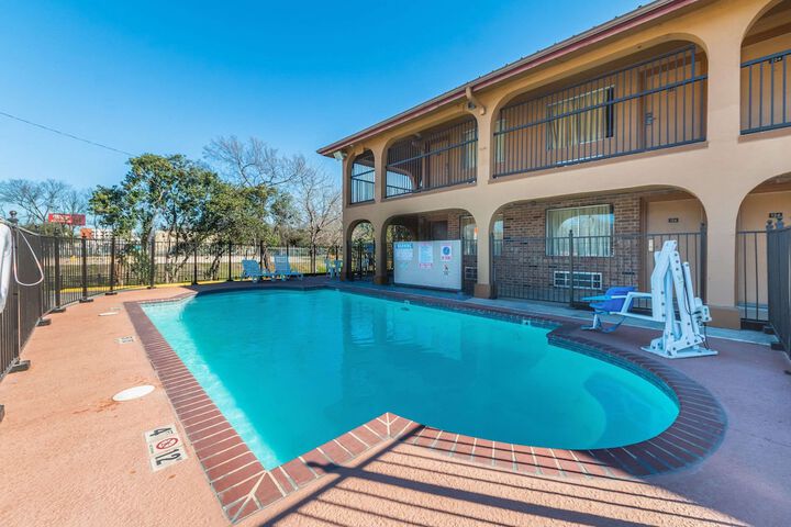 Econo Lodge San Marcos University Area - thumb 5