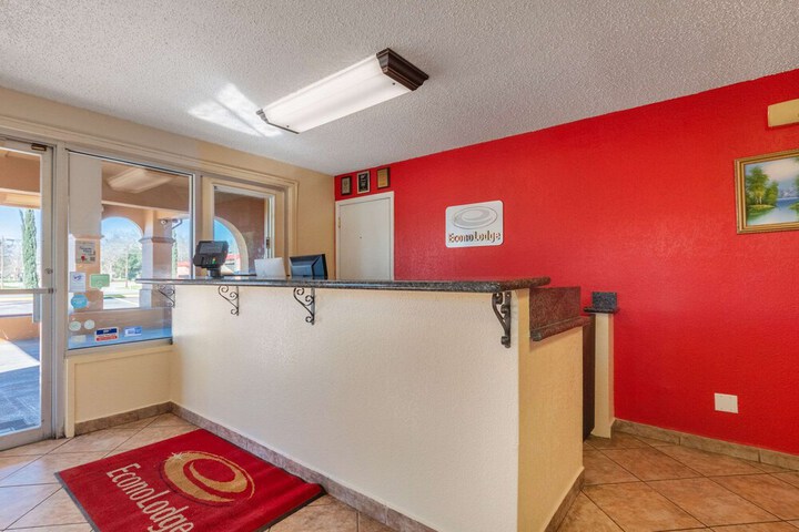 Econo Lodge San Marcos University Area - thumb 7