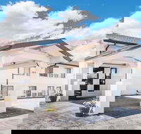 Super 8 by Wyndham Belle Fourche SD - Tourism House