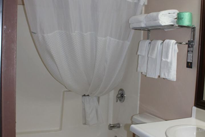 Super 8 By Wyndham Chamberlain SD - thumb 5