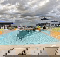 Global Luxury Suites in Bethesda - Tourism House