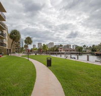 Comfortable 1BD Apartment with Water View in Hallandale Beach - Tourism House