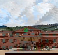 Holiday Inn Exp Chester WV an IHG Hotel - Tourism House