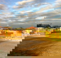 Desert Meadow Lodge - Tourism House