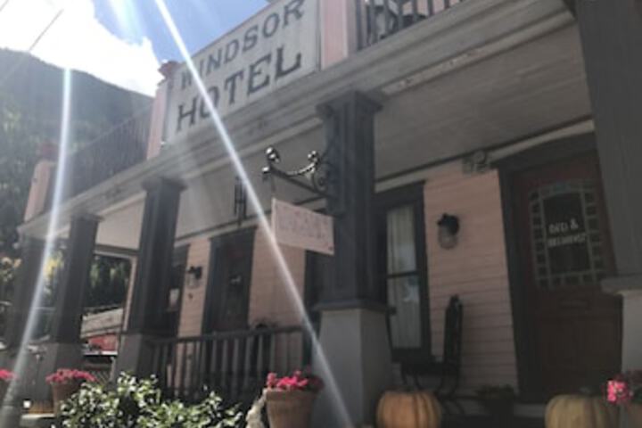 Historic Windsor Hotel - thumb 0